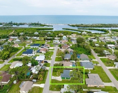 1536 Porpoise Road - Photo Thumbnail 7