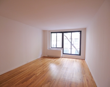128 East 85th Street - Photo Thumbnail 2
