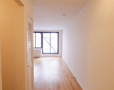 128 East 85th Street - Photo Thumbnail 1