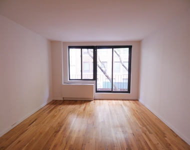 128 East 85th Street - Photo Thumbnail 3