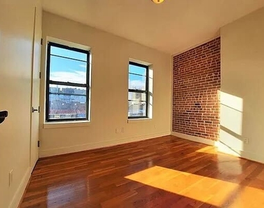 1253 Lincoln Place - Photo Thumbnail 2