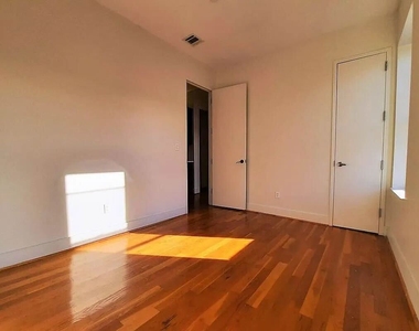 1253 Lincoln Place - Photo Thumbnail 7