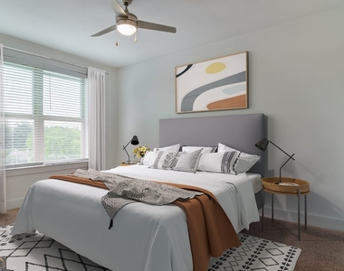 245 E Trinity Place - Photo Thumbnail 9