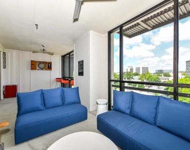 245 E Trinity Place - Photo Thumbnail 12