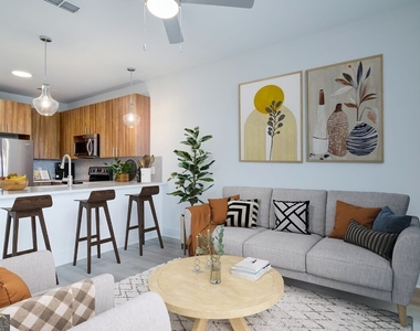 245 E Trinity Place - Photo Thumbnail 2