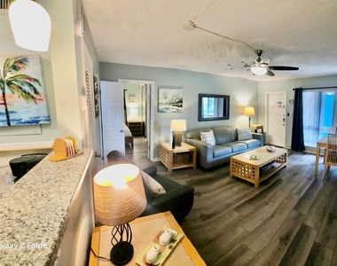 3225 Ne 16th Street - Photo Thumbnail 4