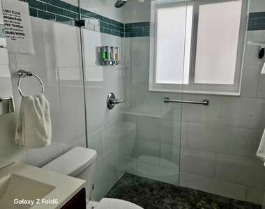 3225 Ne 16th Street - Photo Thumbnail 11