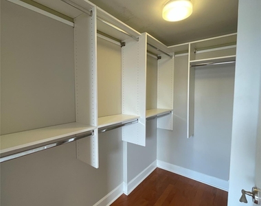 1315 East Boulevard - Photo Thumbnail 5