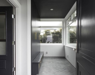 6429 Dowling Drive - Photo Thumbnail 7