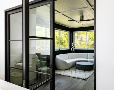 6429 Dowling Drive - Photo Thumbnail 19