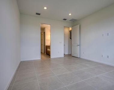 8348 Beagle Terrace - Photo Thumbnail 15