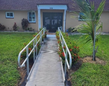1616 Crandon Avenue - Photo Thumbnail 1