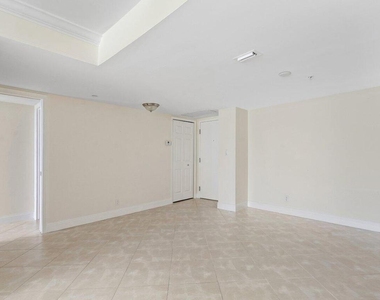 3000 N Ocean Drive - Photo Thumbnail 17