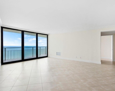3000 N Ocean Drive - Photo Thumbnail 2