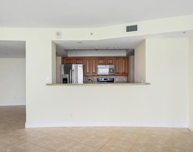 3000 N Ocean Drive - Photo Thumbnail 11