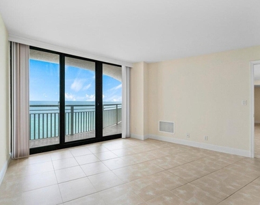 3000 N Ocean Drive - Photo Thumbnail 5