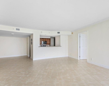 3000 N Ocean Drive - Photo Thumbnail 9