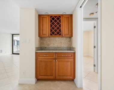 3000 N Ocean Drive - Photo Thumbnail 16