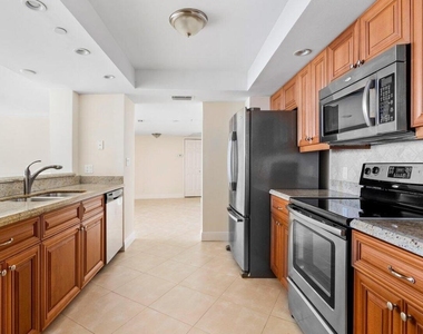 3000 N Ocean Drive - Photo Thumbnail 15