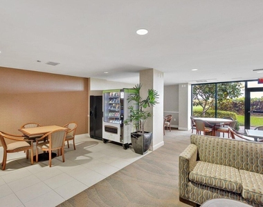 3000 N Ocean Drive - Photo Thumbnail 45