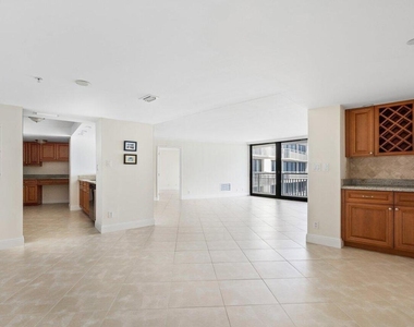 3000 N Ocean Drive - Photo Thumbnail 10