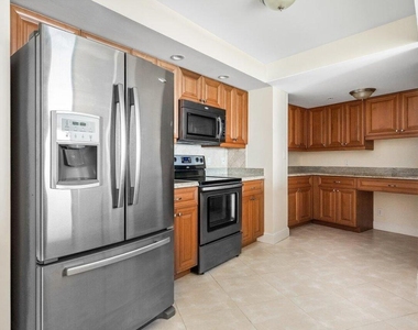 3000 N Ocean Drive - Photo Thumbnail 13
