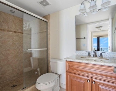 3000 N Ocean Drive - Photo Thumbnail 20