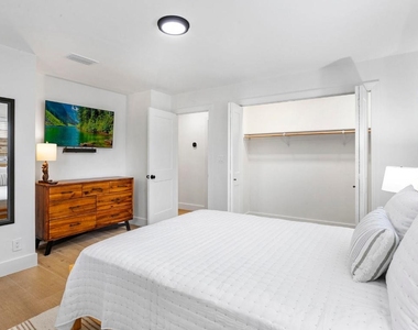 4358 Birdwood Street - Photo Thumbnail 5