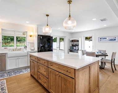 4358 Birdwood Street - Photo Thumbnail 10