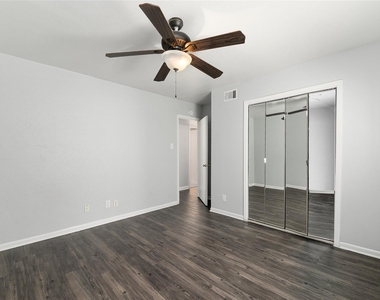 2408 Longview St - Photo Thumbnail 17