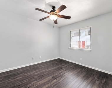 2408 Longview St - Photo Thumbnail 12