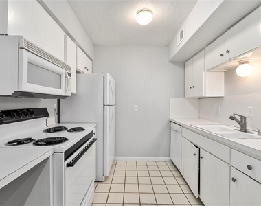 2408 Longview St - Photo Thumbnail 7