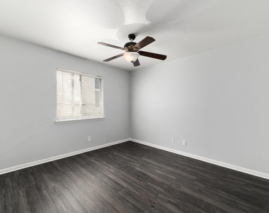 2408 Longview St - Photo Thumbnail 15
