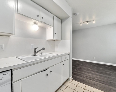 2408 Longview St - Photo Thumbnail 10