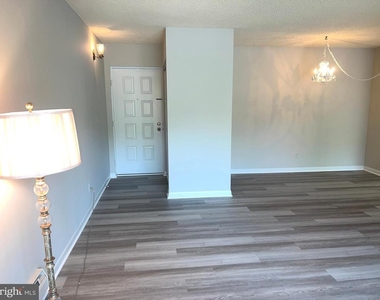 15300 Beaverbrook Court - Photo Thumbnail 5