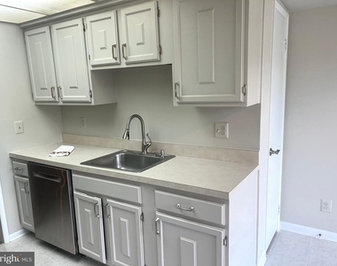 15300 Beaverbrook Court - Photo Thumbnail 7