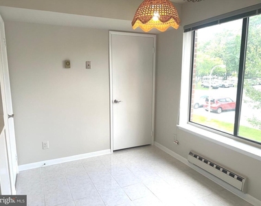 15300 Beaverbrook Court - Photo Thumbnail 11