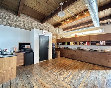 3124 W Carroll Street - Photo Thumbnail 2