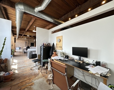 3124 W Carroll Street - Photo Thumbnail 5