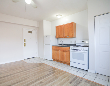 1624 W Morse Avenue - Photo Thumbnail 4