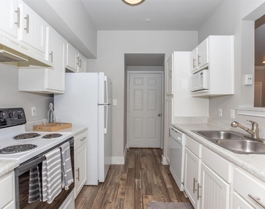 19100 N Glenwest Drive - Photo Thumbnail 12