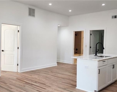 273 Wadley Street Nw - Photo Thumbnail 2