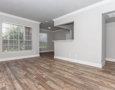 19100 N Glenwest Drive - Photo Thumbnail 11