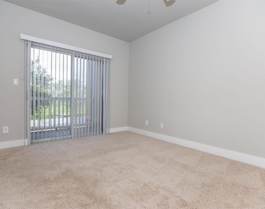 19100 N Glenwest Drive - Photo Thumbnail 14