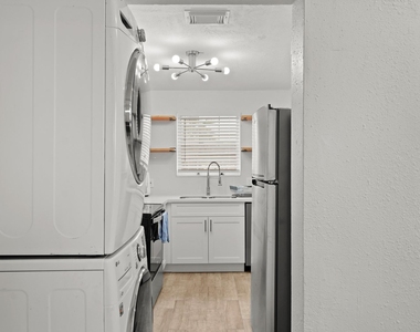 701 28th Street - Photo Thumbnail 4