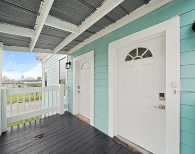 701 28th Street - Photo Thumbnail 1