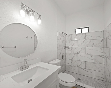 701 28th Street - Photo Thumbnail 5