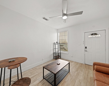 701 28th Street - Photo Thumbnail 3