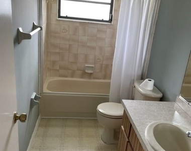 5367 Coral Avenue - Photo Thumbnail 9