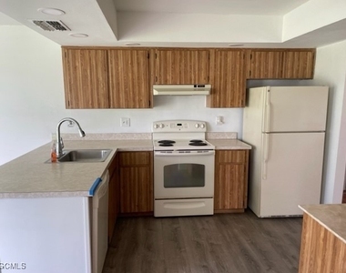 5367 Coral Avenue - Photo Thumbnail 4